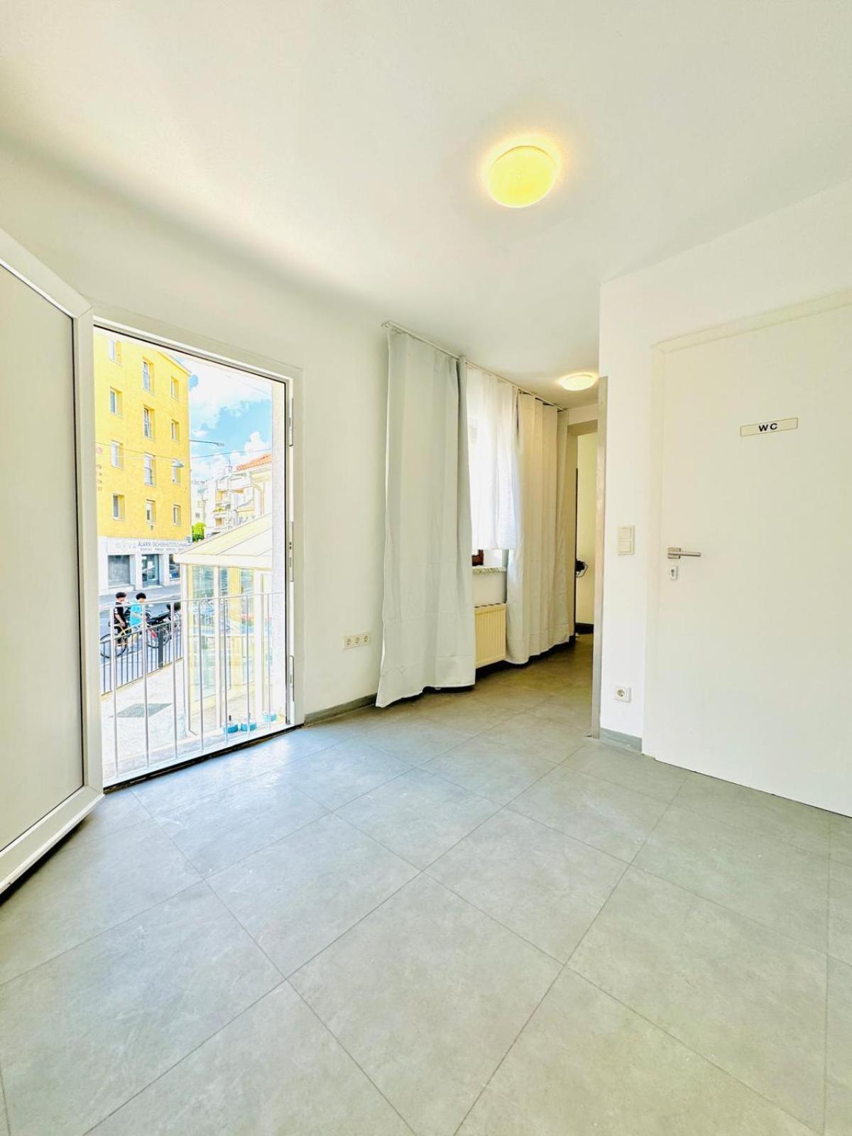 Very Spacious Apartment For Up To 7P With Great Location Viena Exterior foto